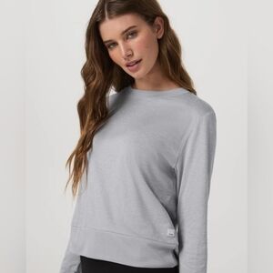 Vuori Daydream Crew Light Gray